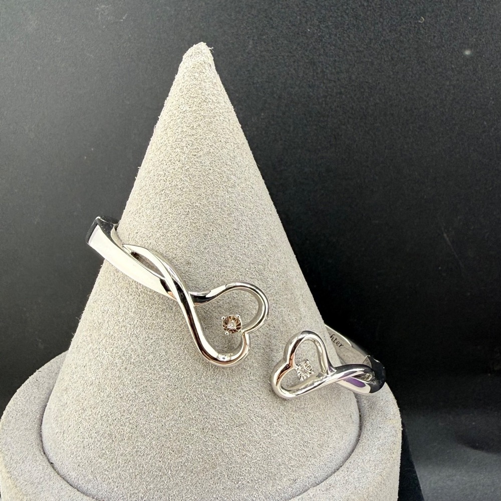 Vintage Hinged Bangle Bracelet Grandmother Heart Granddaughter Silver Tone 7"